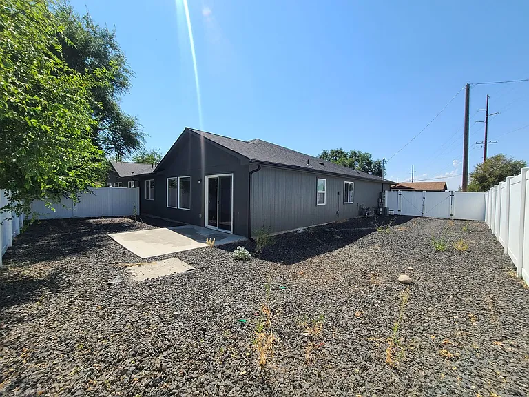 3014 N Gillis Ct — Photo 23