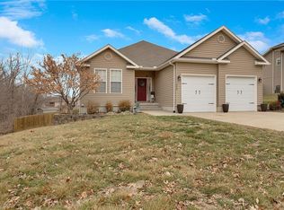 1213 S Country View Ln, Warrensburg, MO 64093