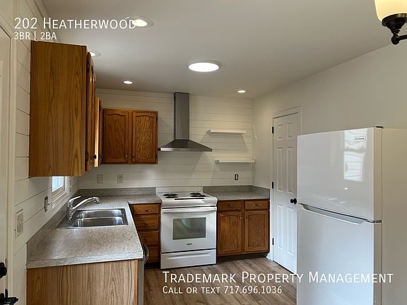 4th image of 202 Heatherwood Dr