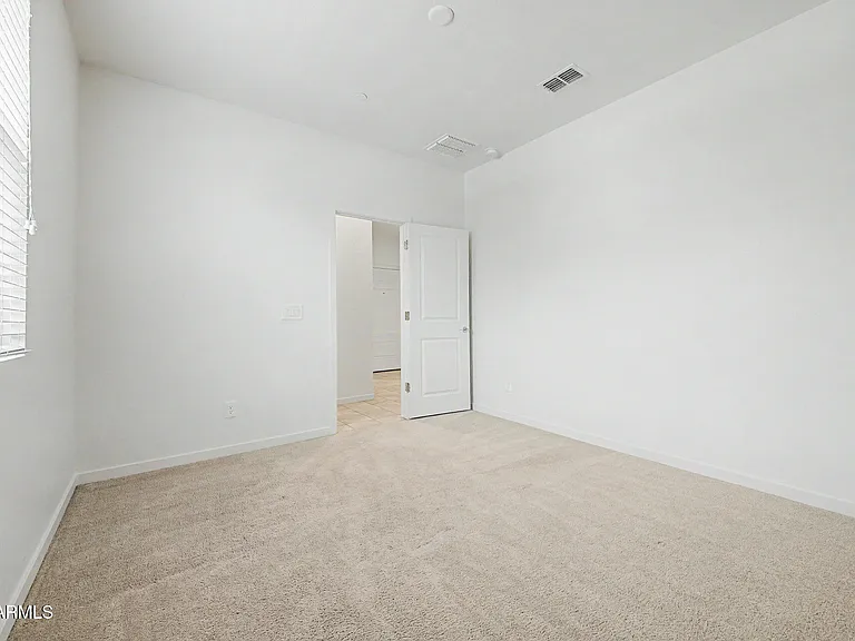 21415 W Holly St — Photo 32