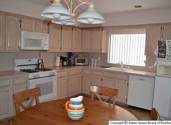 2nd image of 127 Livingston Ave