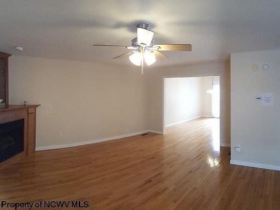 Living room/ Dining room