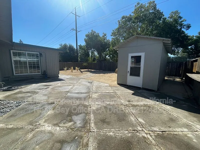 1521 E Madison St — Photo 15