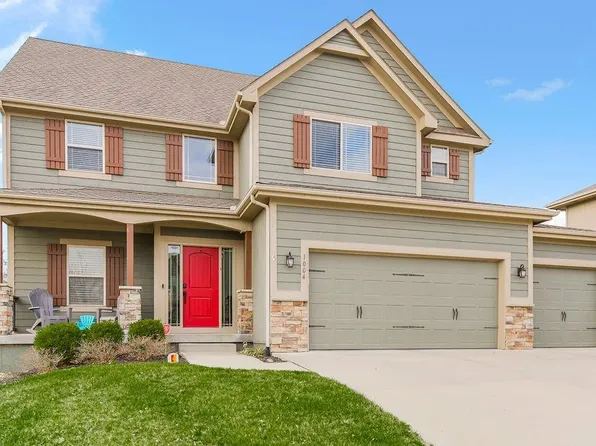 1004 SE Carmine Ct, Blue Springs, MO 64014