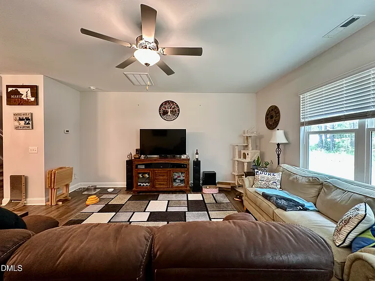 924 Weatherby Ln — Photo 12