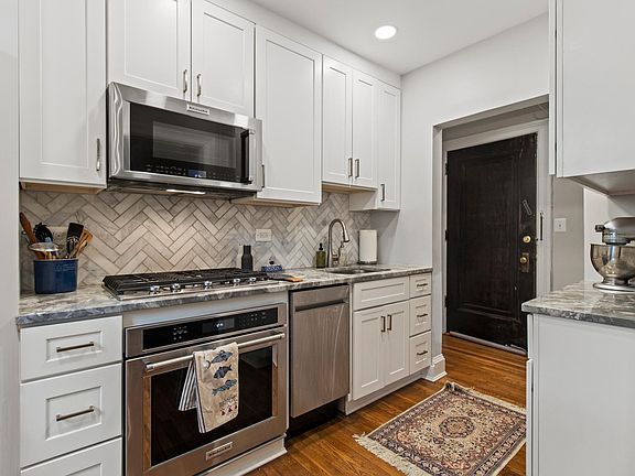 3rd image of 2707 Adams Mill Rd NW APT 109