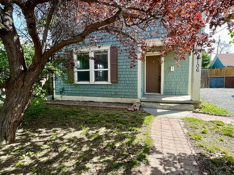 1106 N B St — Photo 2