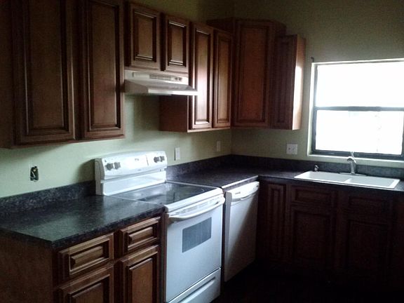 4th image of 1141 Persimmon Dr