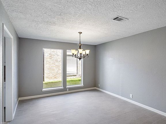 5th image of 12118 Meadow Pines Dr