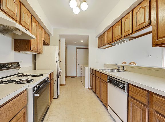 3rd image of 9650 145th Pl Unit 16