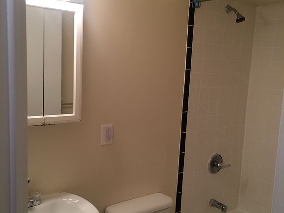 5th image of 3724 Brookside St #1