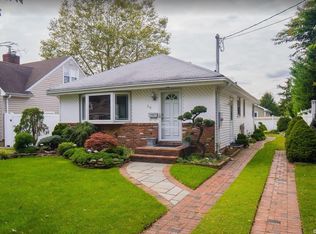 19 Roy Ave, Massapequa, NY 11758