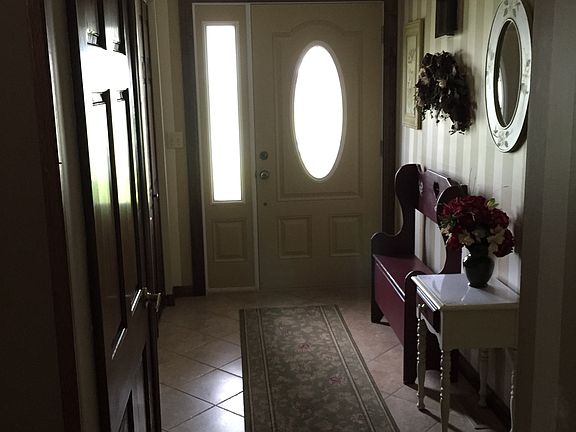 2nd image of 104 Lake Country Dr