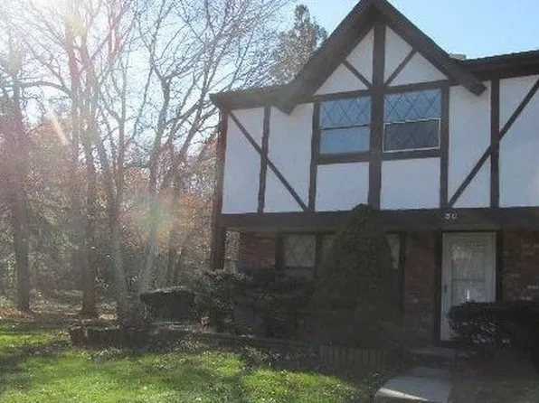 3 Independence Ct, Ridge, NY 11961