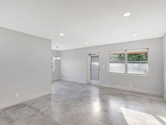 4th image of 121 BEDFORD E