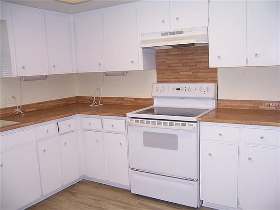 5th image of 538 Lake Carolyn Cir