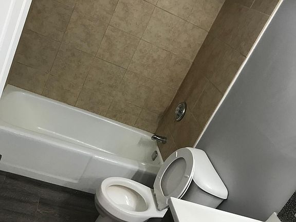 3rd image of 15830 Peggy Ln APT 3