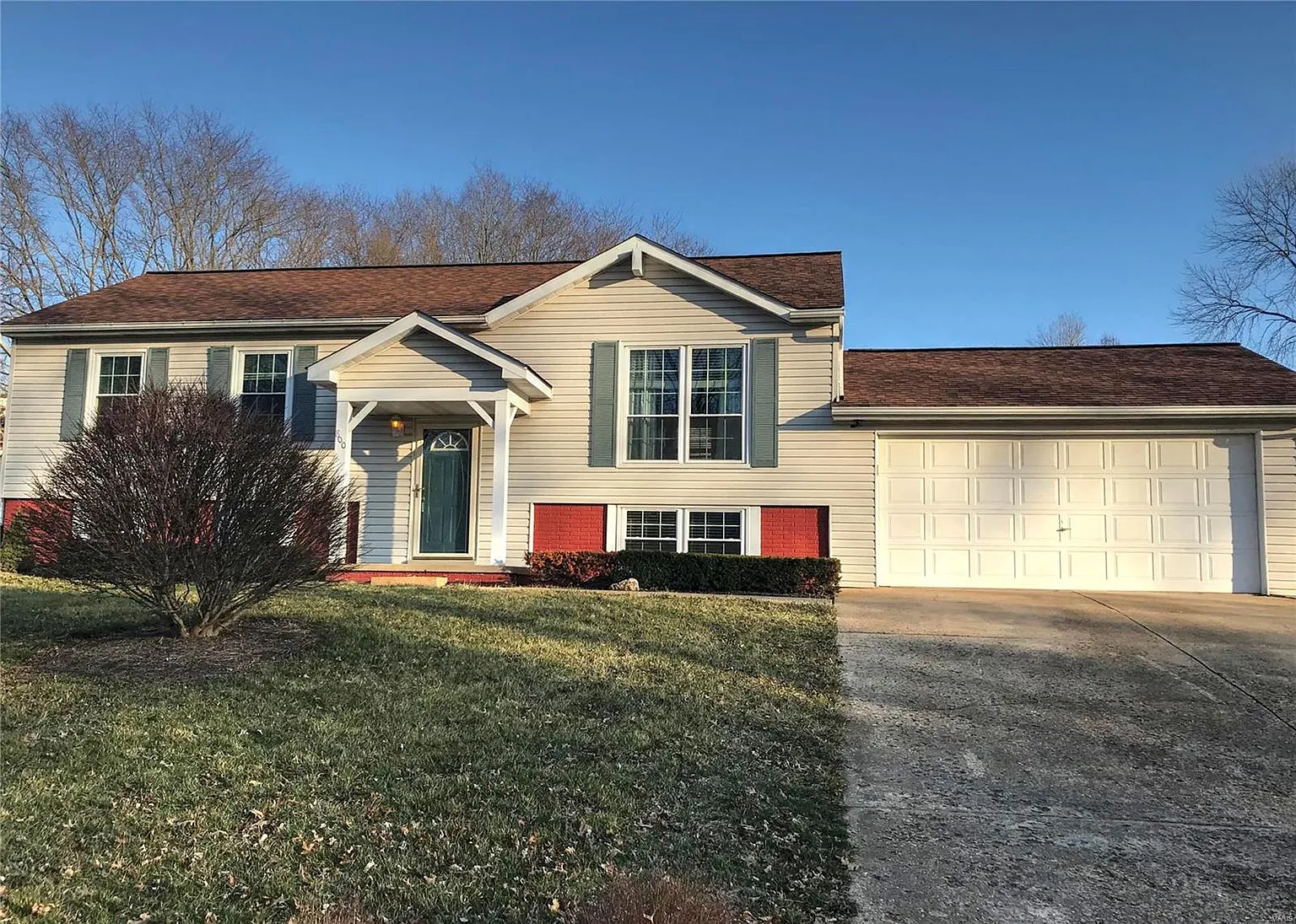 800 Williams Dr photo 1