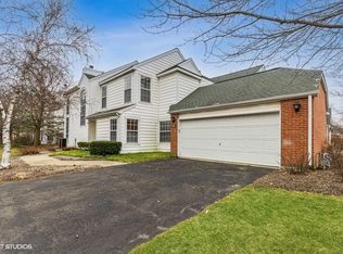 131 Huntington St #44, Lake Bluff, IL 60044