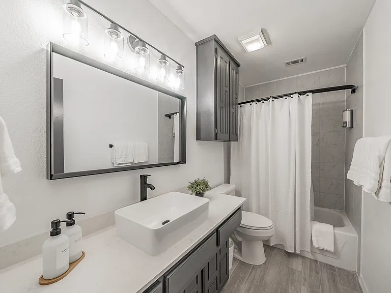 8901 Thompson Cir — Photo 29
