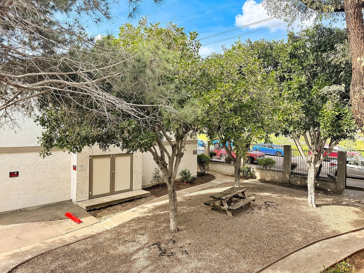 Uptown Villas — Photo 2