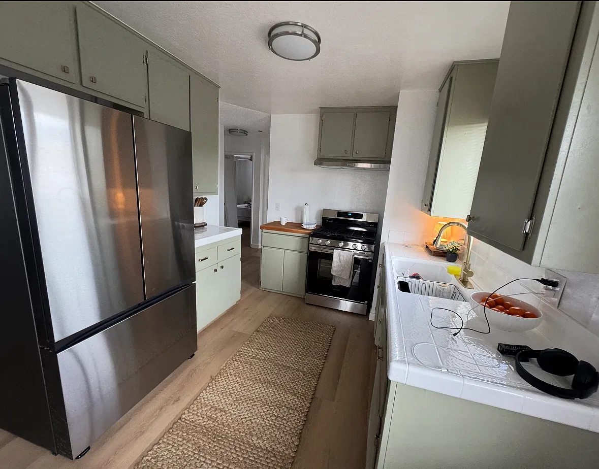 2 bed, 1000 sqft, $2,000 — Photo 1