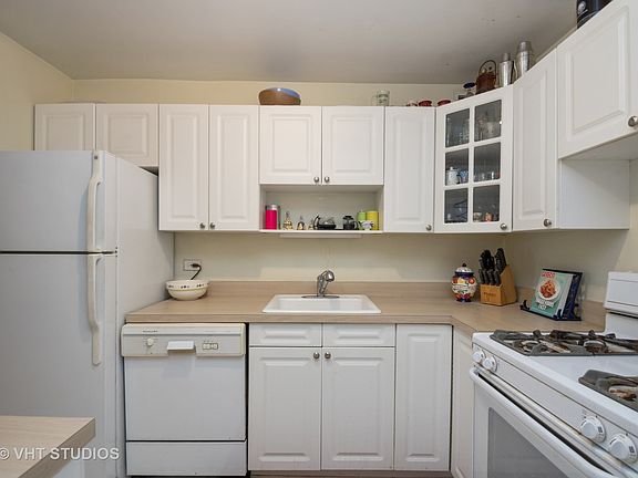 5th image of 1960 N Lincoln Park W APT 1212
