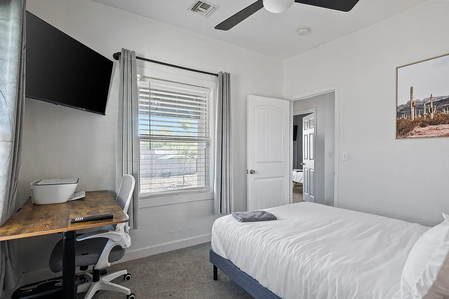 3 bed, 1035 sqft, $2,395 — Photo 3