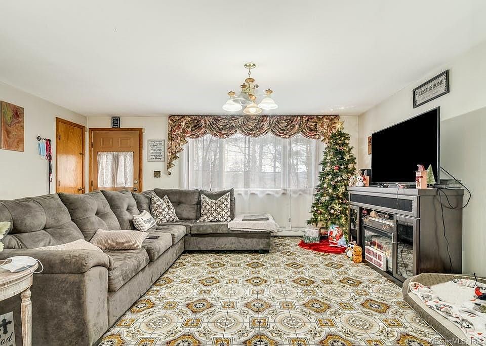 102 Emmett Ave 104, Derby, CT 06418 Zillow