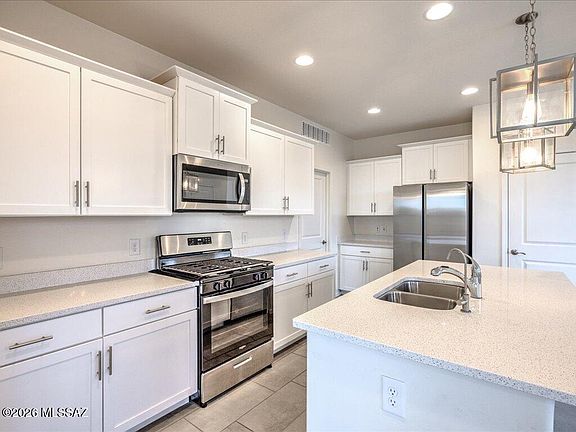 3rd image of 11328 S Weismann Dr