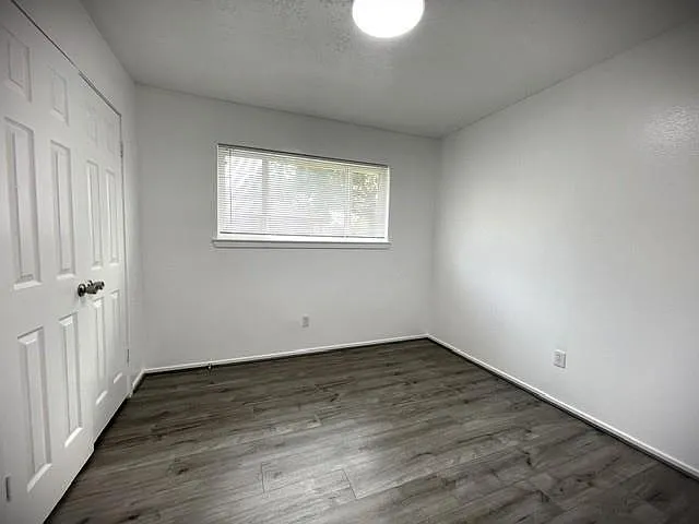 15523 Pensgate St — Photo 18