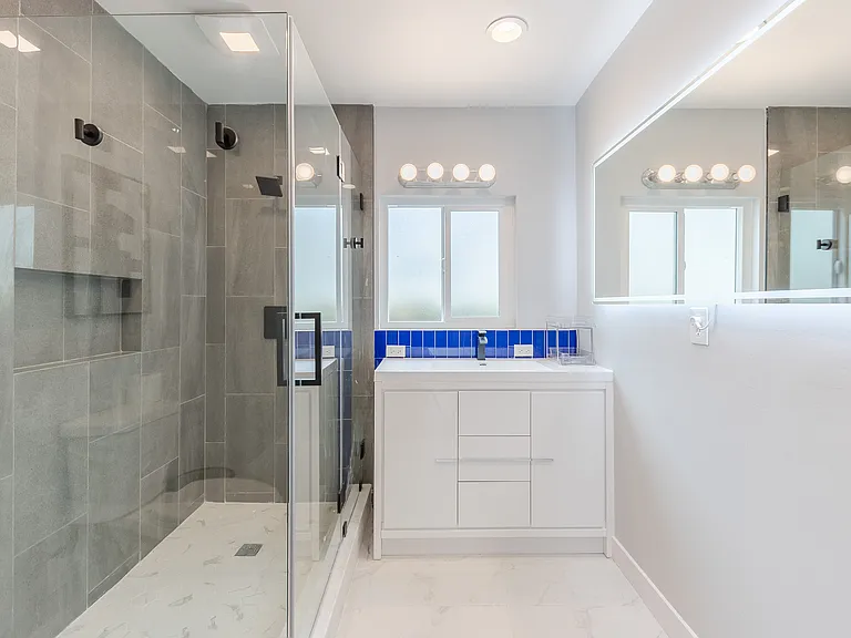 2522 Armacost Ave — Photo 54