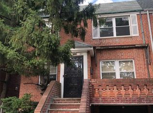 6121 185th St, Fresh Meadows, NY 11365