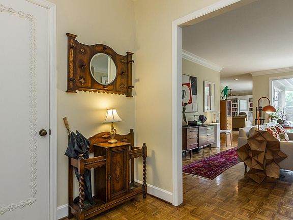 3842 Washington Sq-07