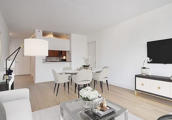 3rd image of 222 E 34th St APT 714