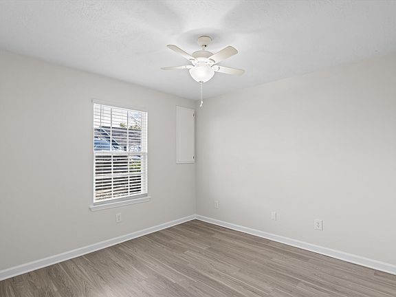 5th image of 15 Summit Commons Court