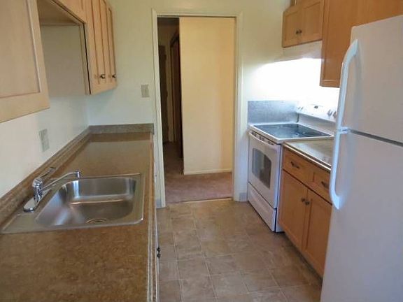 Brand new kitchen with DI