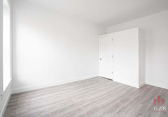 4th image of 214 E 111th St #2L