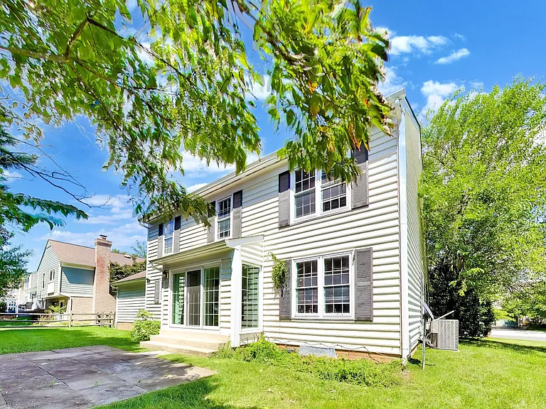 991 Farm Haven Dr — Photo 3