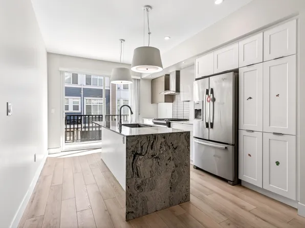 20852 77a Ave #14, Langley, BC V2Y 0K9