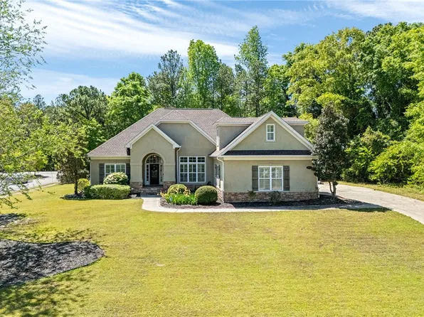 4135 Surrey Ln, Auburn, AL 36832