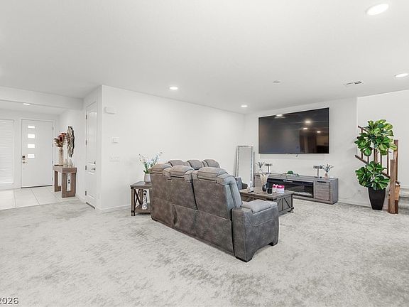 5th image of 1414 Crimson Sunbird Ave