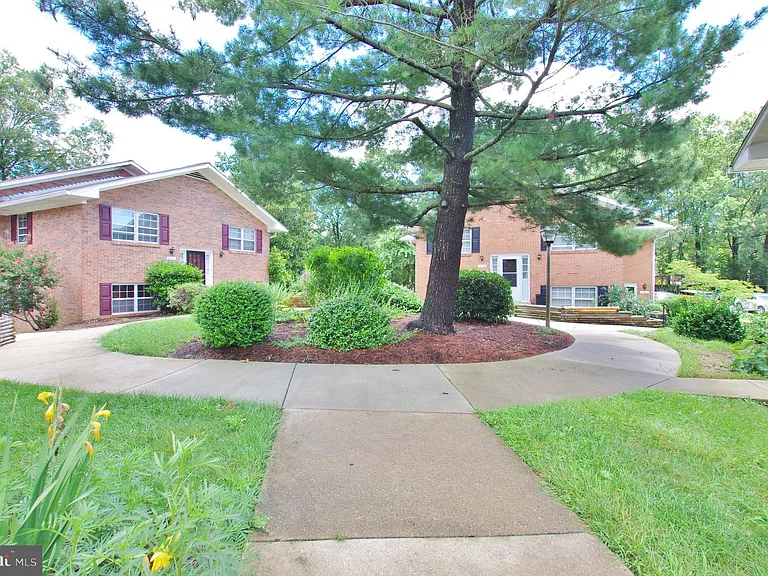8612 Walutes Cir #B — Photo 21