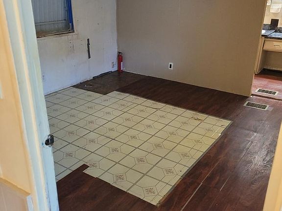 3rd image of 13480 NW 5th St