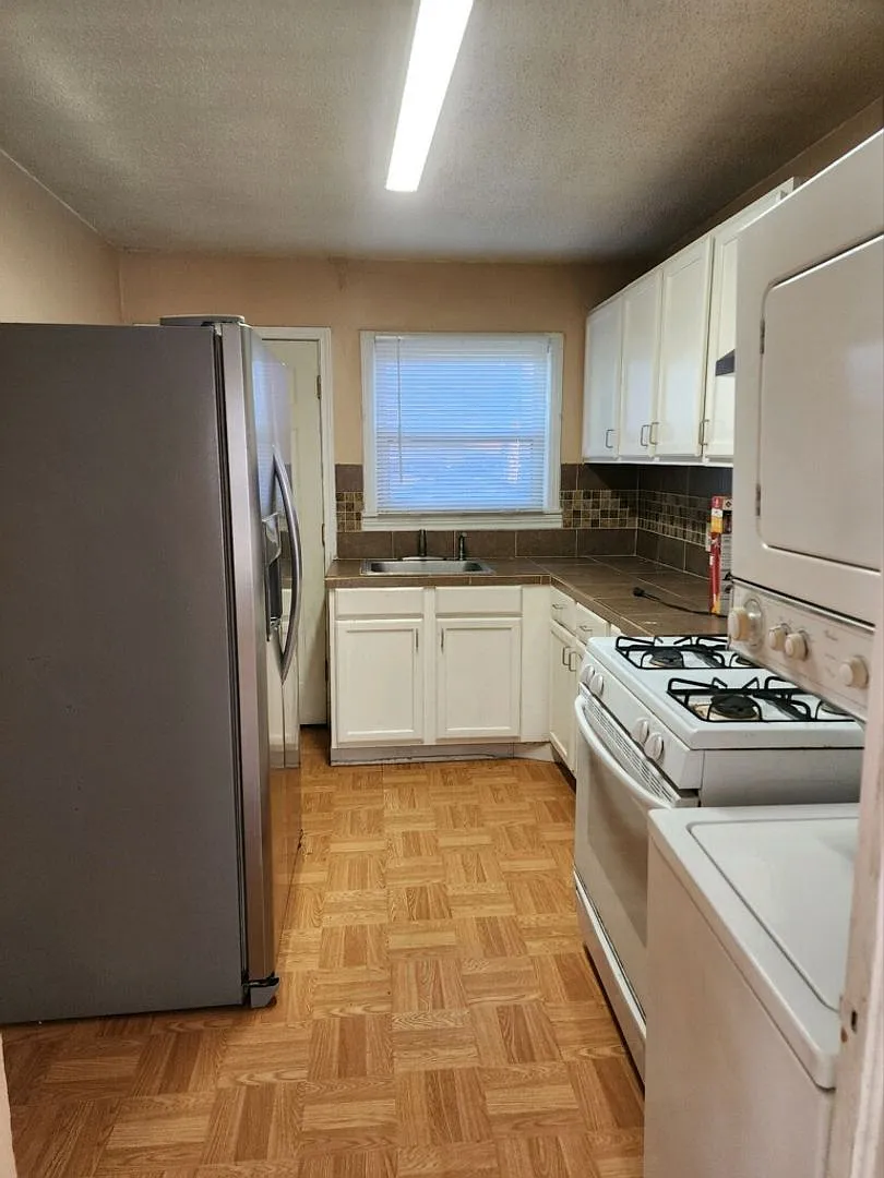 1903 Poage Ave — Photo 3
