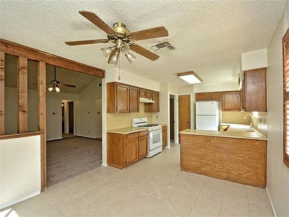 4th image of 2601 Shiloh Dr