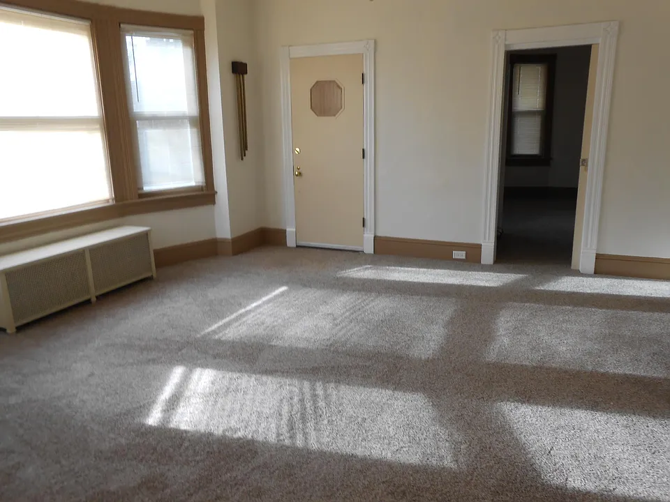 729 S Webster Ave #1
