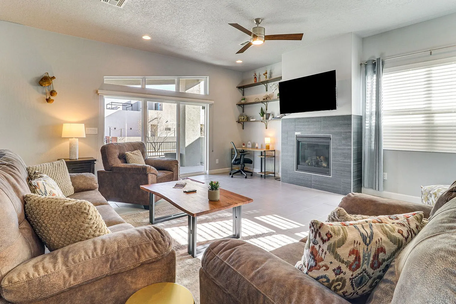 3 bed, 2.0 bath, 2389 sqft, $5,494 — Photo 1