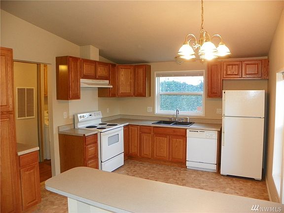 5th image of 3305 48th Street Ct E