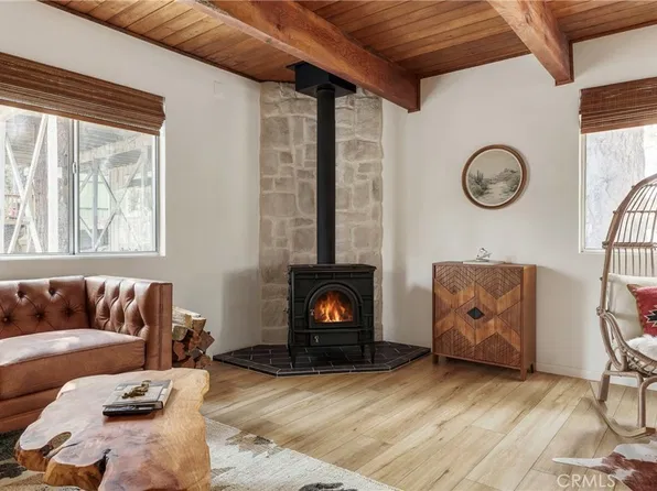 1144 Scenic Way, Rimforest, CA 92378